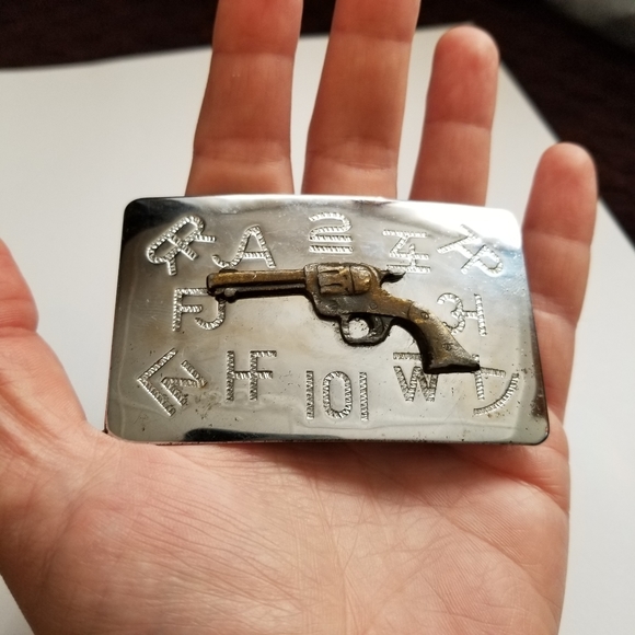 Relisted -Vintage belt buckle with revolver and ranch brand symbols Chambers - Picture 3 of 15